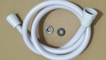 918博天堂软管科普！PVC淋浴管冬天会变硬吗？