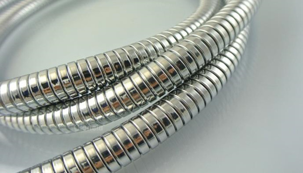 铜镀铬淋浴管和不锈钢淋浴管哪种好？